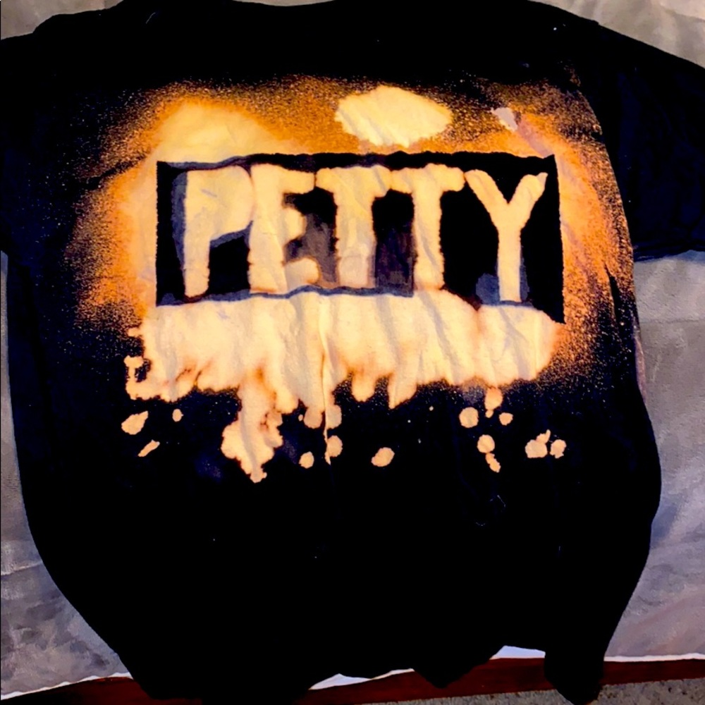 PETTY t shirt